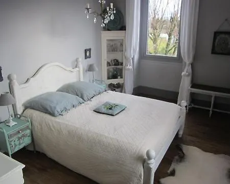 La Demeure De La Coste Bed and Breakfast *